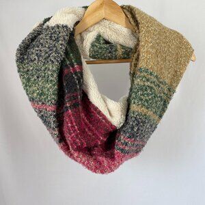 D&Y Fuzzy Long Oval Scarf